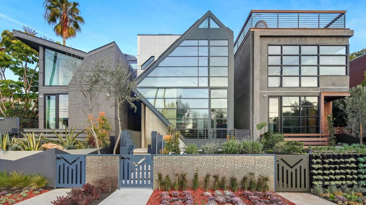 Luxe Property: Inside “The Glass Ladies” of Los Angeles’ Famed Venice Neighborhood