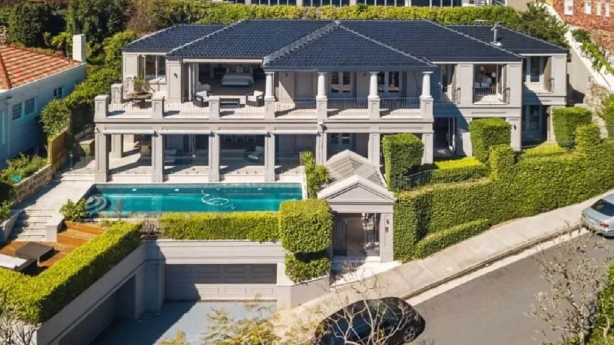 Shopping Center Tycoon Dai Yongge Sells Rose Bay Mansion For $25M